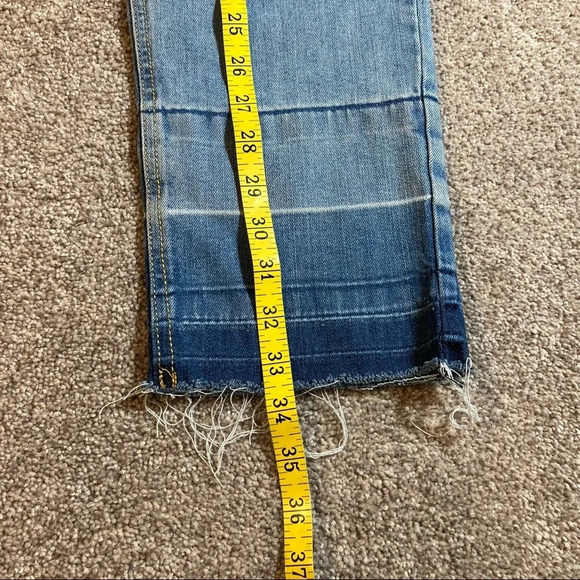 NWOT Cello High Waisted Light Wash Crop Raw Edge Ombré Hem 3 - Picture 7 of 16